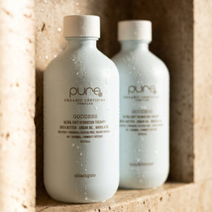 PURE by Juuce Goddess Bath & Rinse Duo β a luxurious shampoo and conditioner set formulated to hydrate, soften, and smooth all hair types. Sulphate-free and paraben-free, it's gentle enough for colour-treated hair yet powerful enough for daily use.