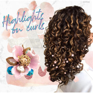 Highlights on curly hair is simply an easy choice