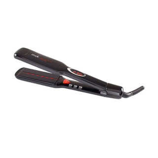 Muk 230 IR Extra wide heating plates mean that long and thick hair is straightened even more quickly