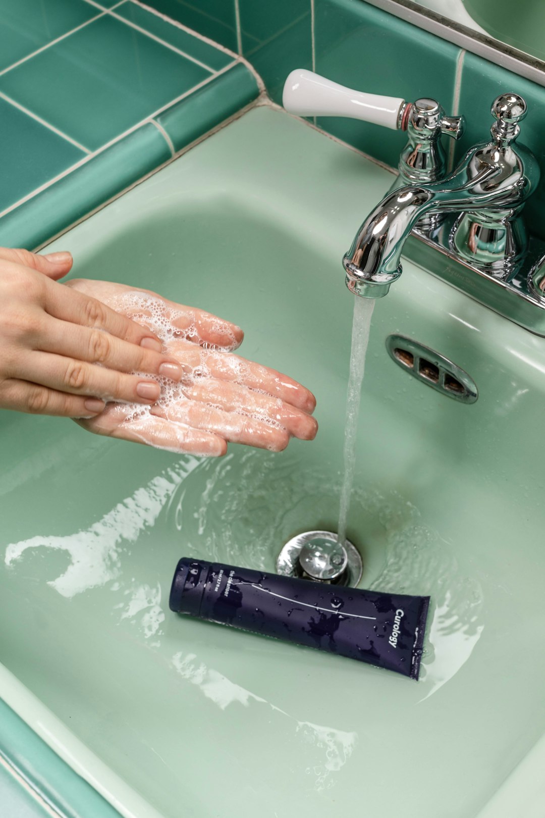 The Science Behind Sulfate-Free Shampoo and Conditioner