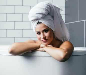 The Secret to Luxurious Locks: The Benefits of Using Shampoo