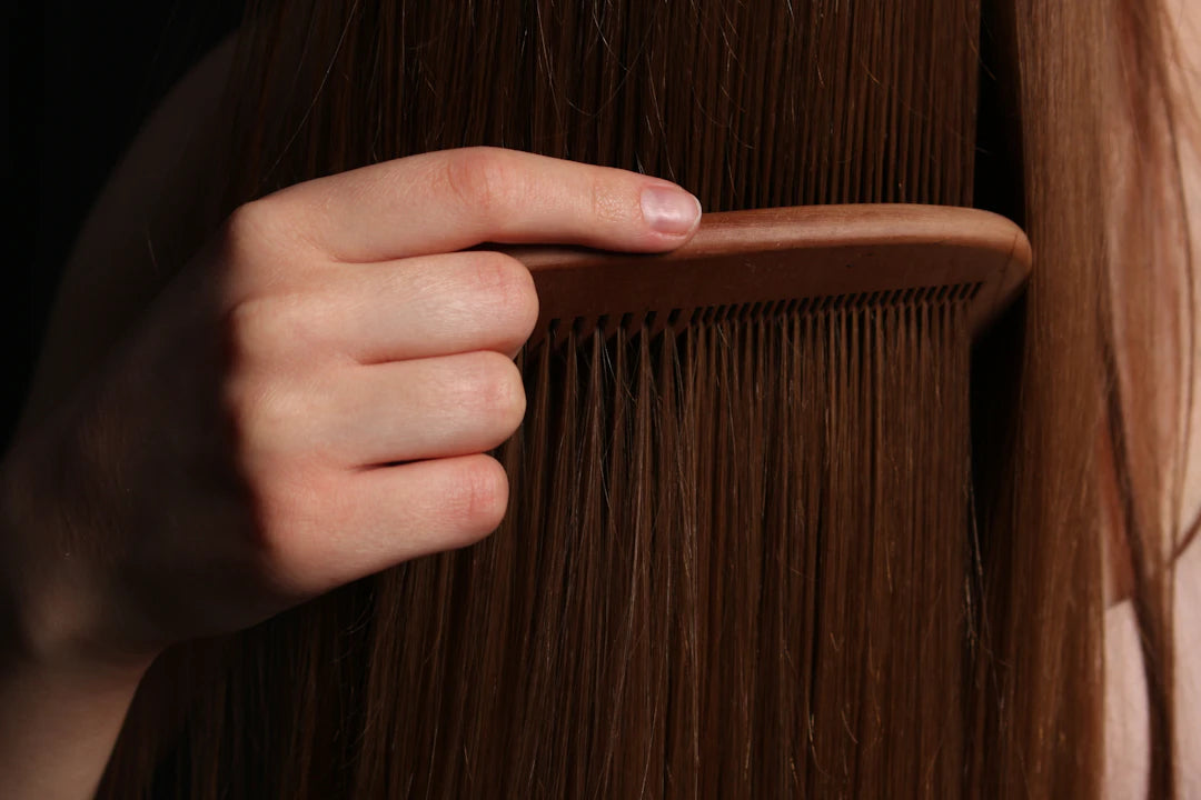 Detangling Solutions for Smooth, Manageable Hair