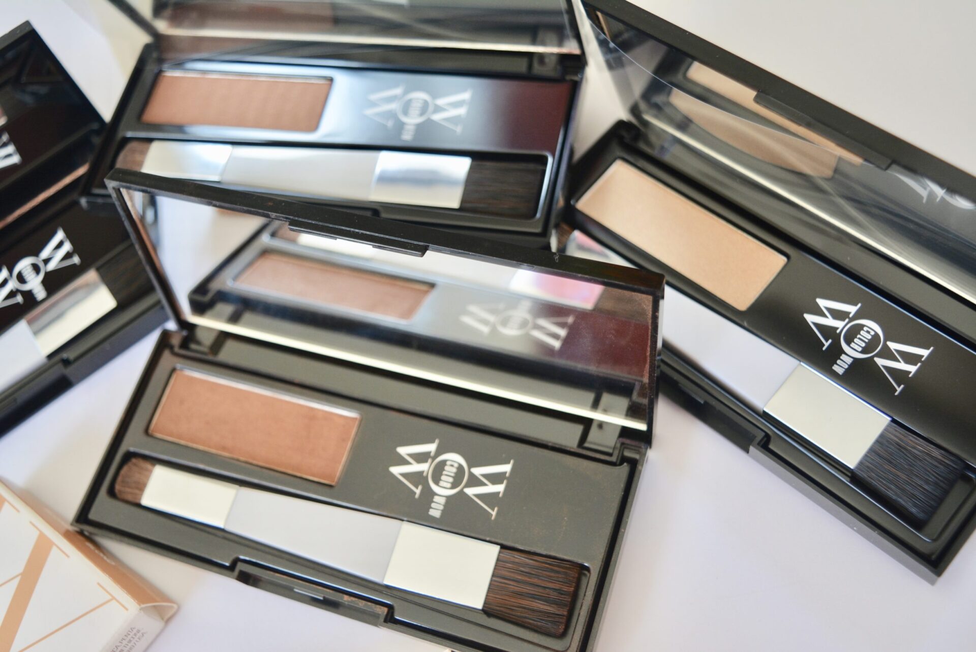 Color WOW Root Cover Up