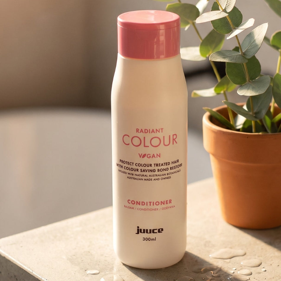 Juuce Radiant Colour Conditioner 300ml

Keep your colour looking salon-fresh between appointments with the Juuce Radiant Colour . This conditioner set is specifically formulated for colour-treated hair, combining powerful antioxidants with moisture-rich ingredients to protect vibrancy, repair damage, and deliver brilliant, long-lasting colour with every wash.