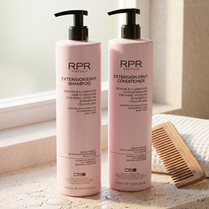 RPR Extension Envy Shampoo and Conditioner 500ml Duo is the perfect care duo for maintaining hair extensions. This nourishing shampoo revitalizes and brightens extensions while repairing and strengthening to prevent breakage. Infused with Australian Caviar Lime and a blend of oils and butters, it enhances moisture, smoothness, softness, and color protection. Silicone-free to reduce slippage, it’s also excellent for coloured and keratin-treated hair, helping to extend the life and vibrancy of your extensions