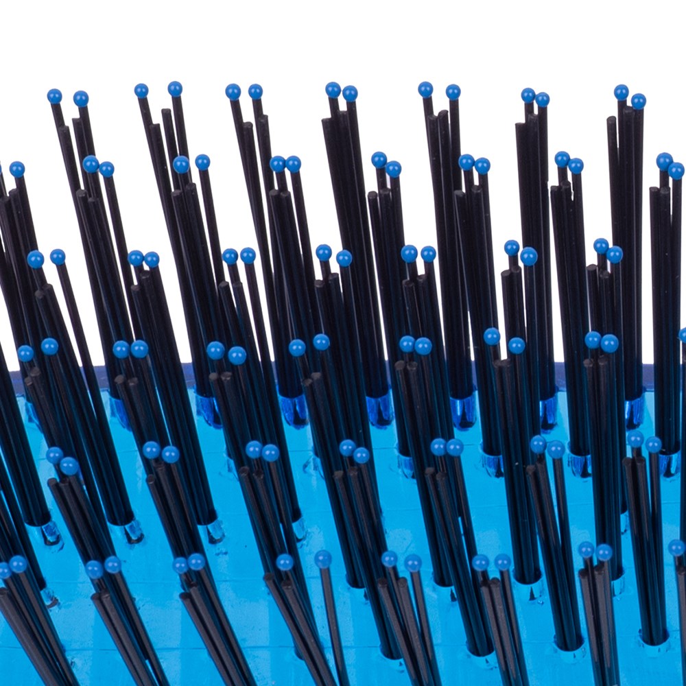 Duboa Brush Medium Blue Close Up